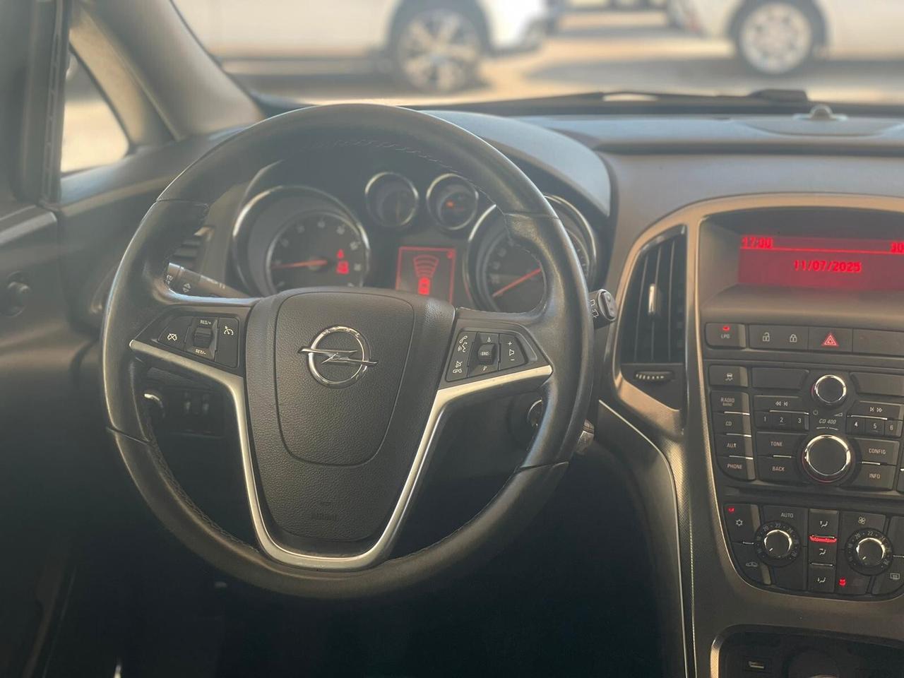 Opel Astra 1.4 Turbo 140CV 5 porte GPL Tech Cosmo