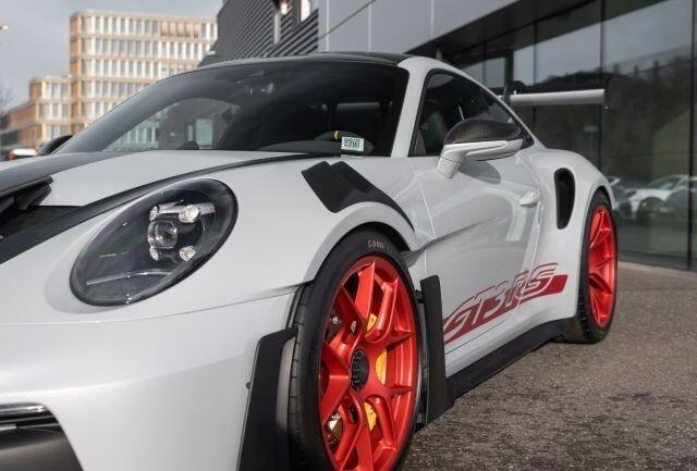 Porsche 911 GT3 RS Weissach
