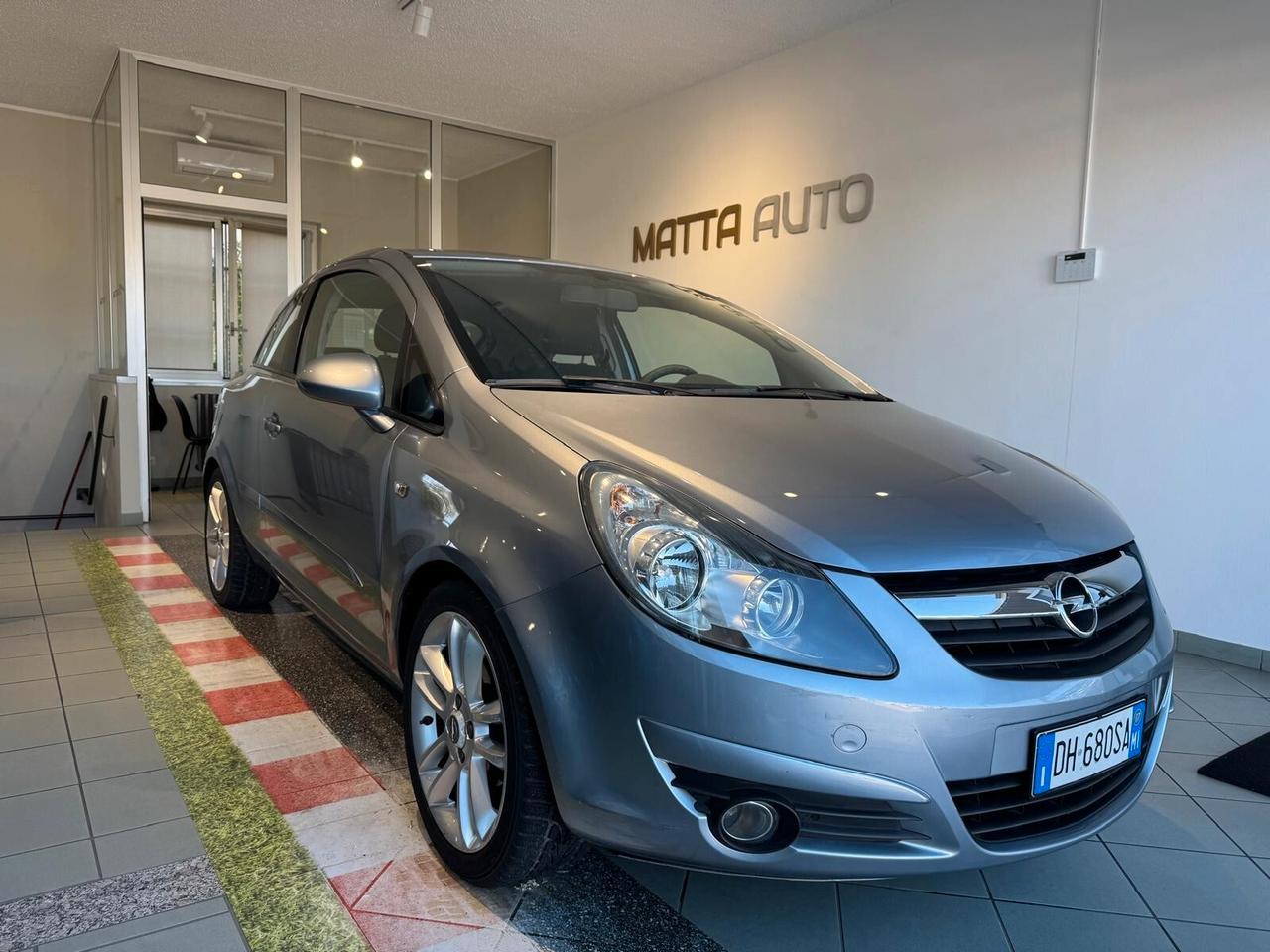 Opel Corsa 1.2 3 porte Club