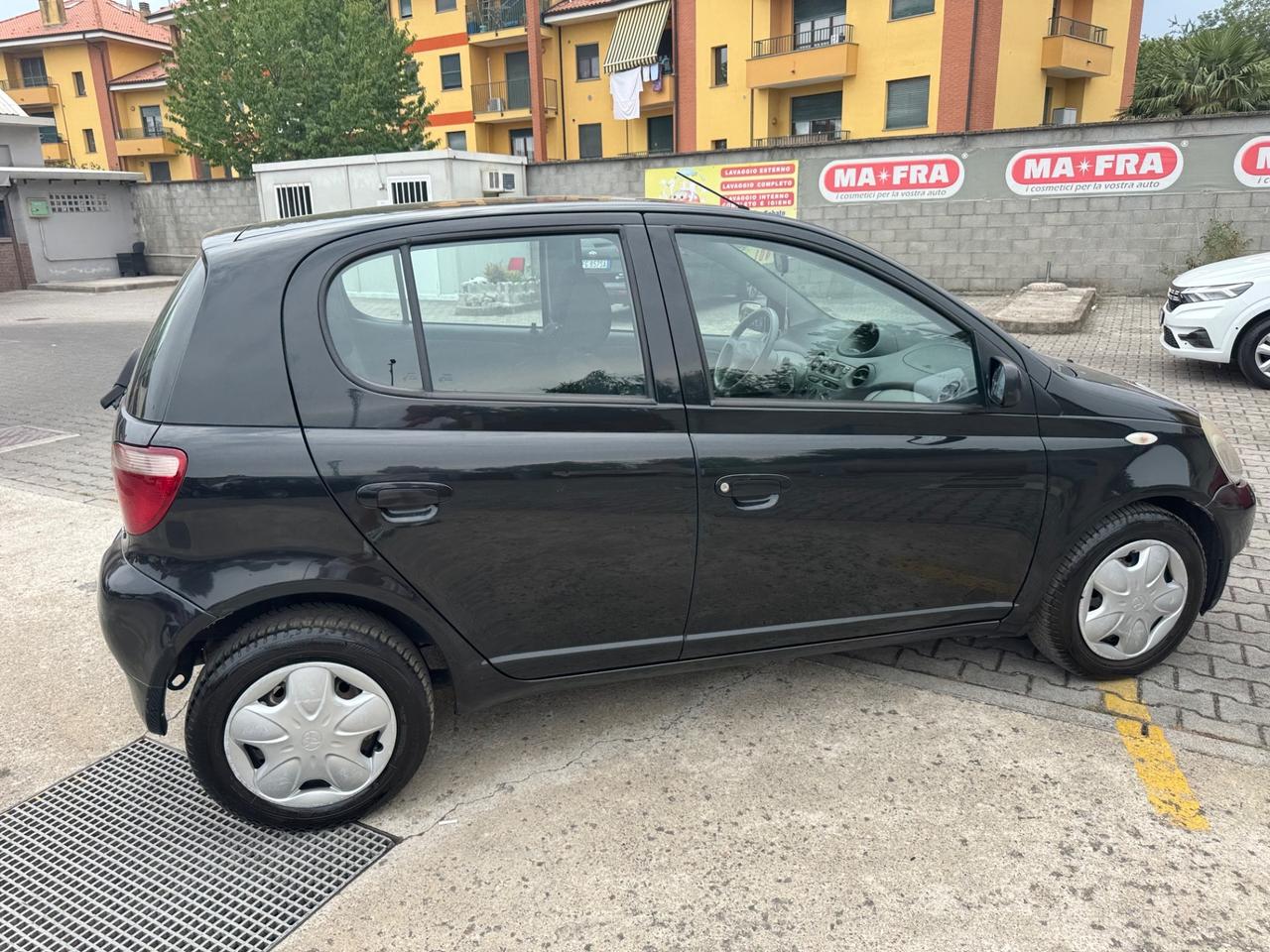 Toyota Yaris 1.0i 16V cat neopatentati 120000km