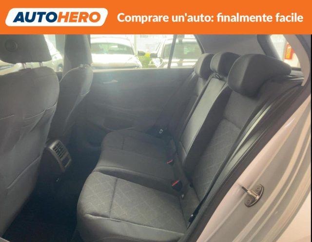 VOLKSWAGEN Golf 1.0 eTSI EVO DSG Life