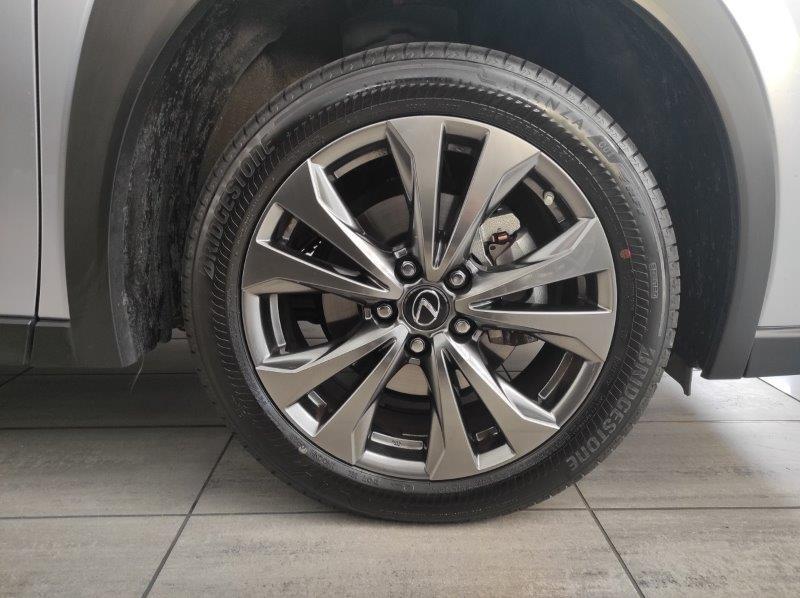 LEXUS UX - UX Hybrid Design