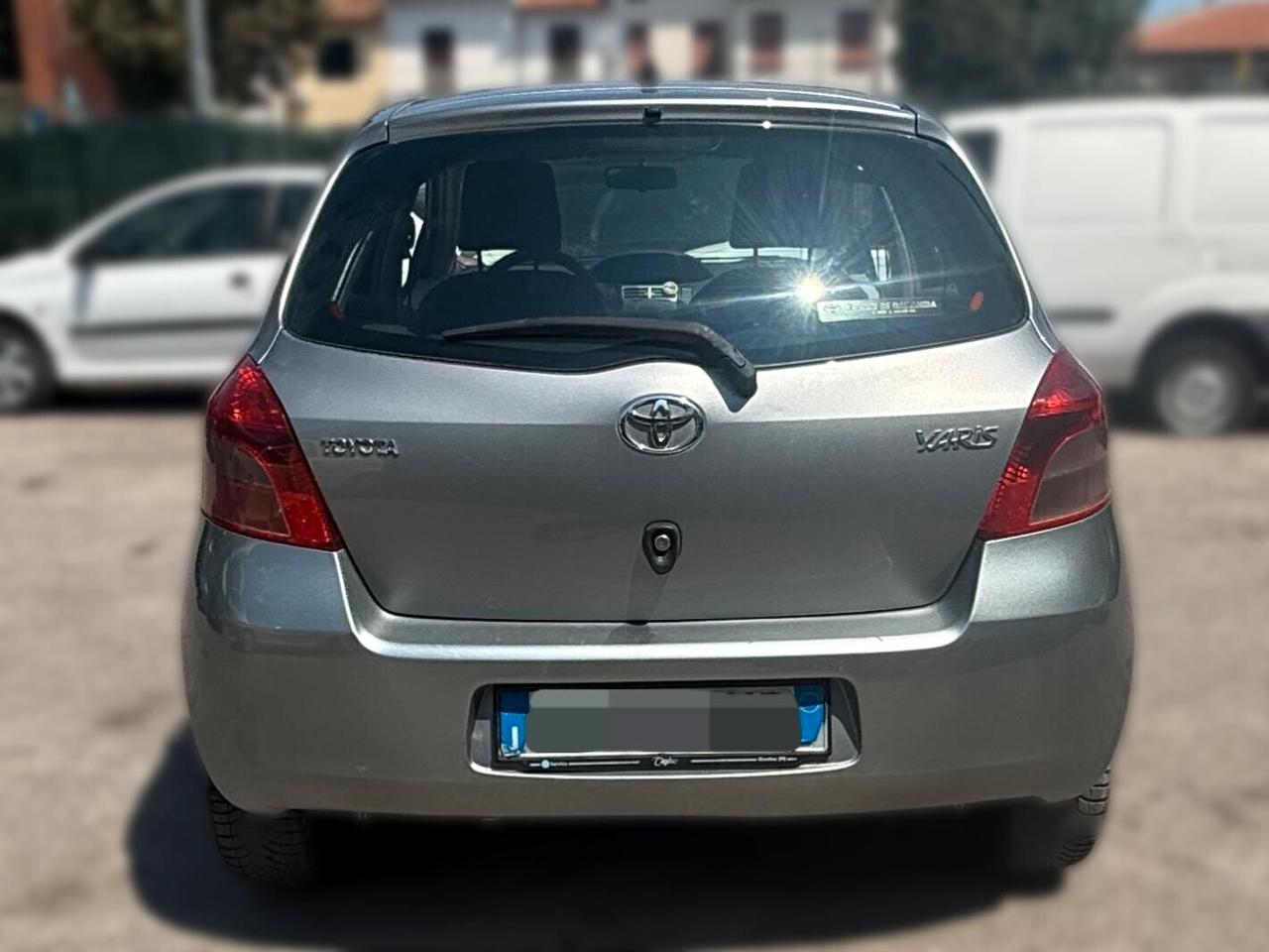 Toyota Yaris 1.0 5 porte
