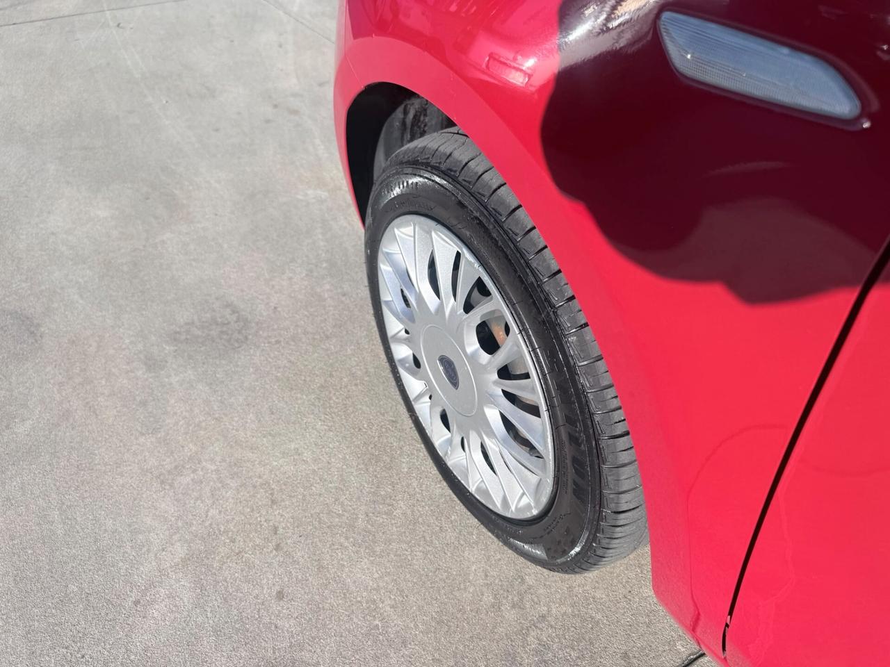 Lancia Ypsilon 1.2 69 CV 5 porte Silver