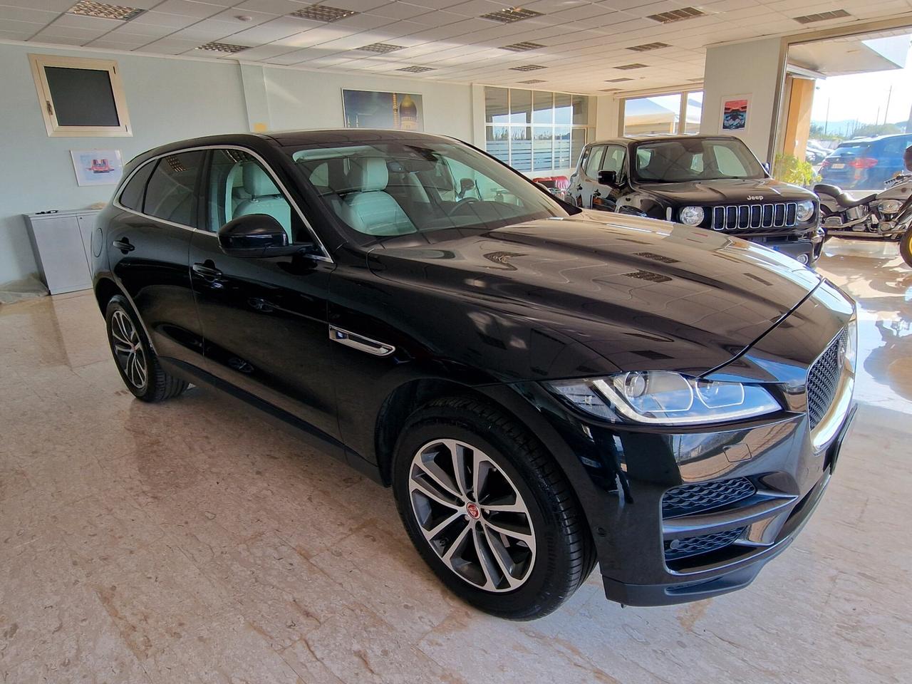 Jaguar F-Pace 2.0 D 180 CV 2020