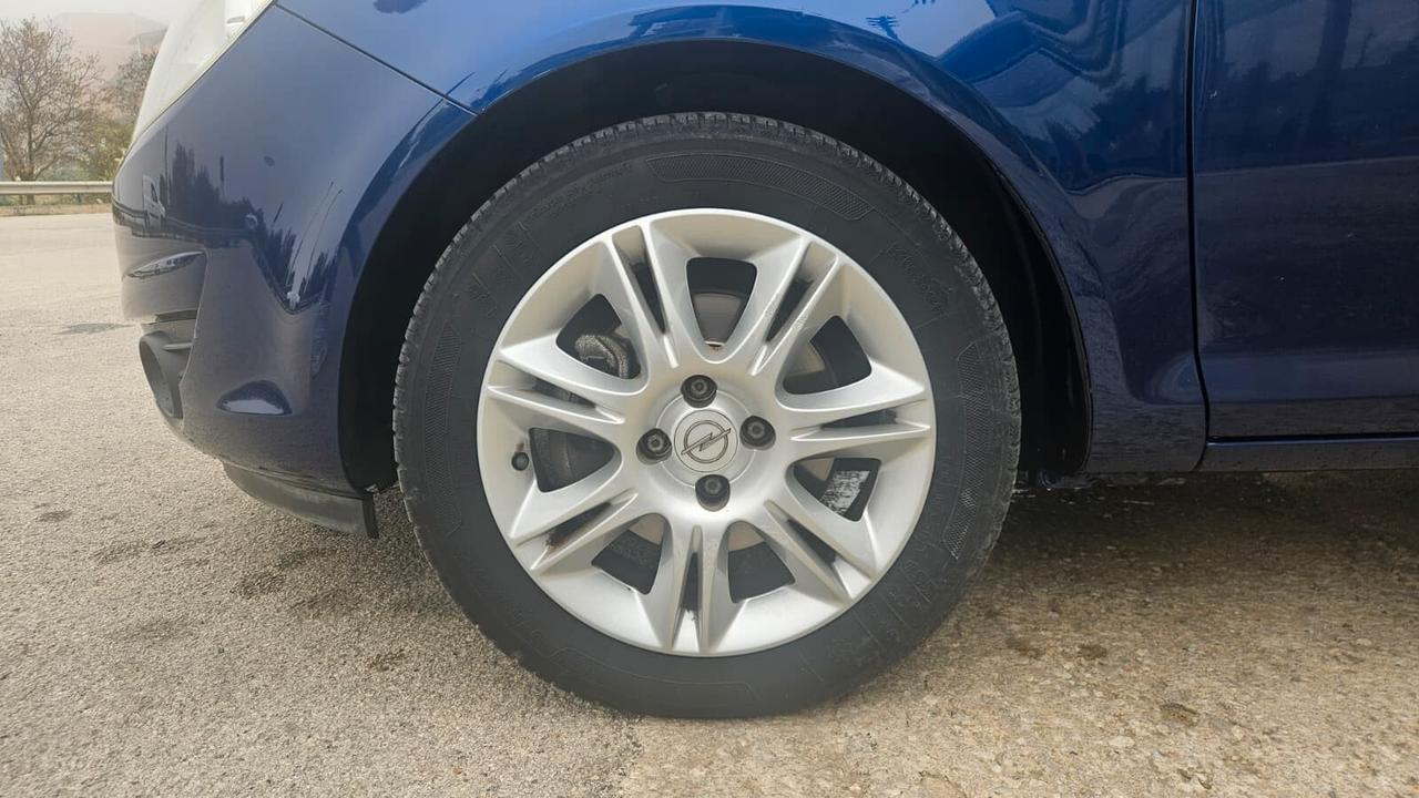Opel Corsa 1.3 95CV 5 porte