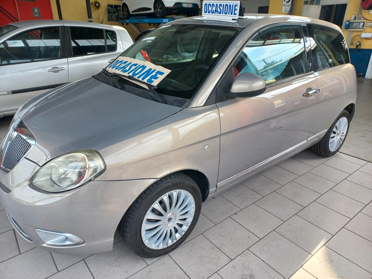 Lancia Ypsilon 1.2 69 CV EURO 5