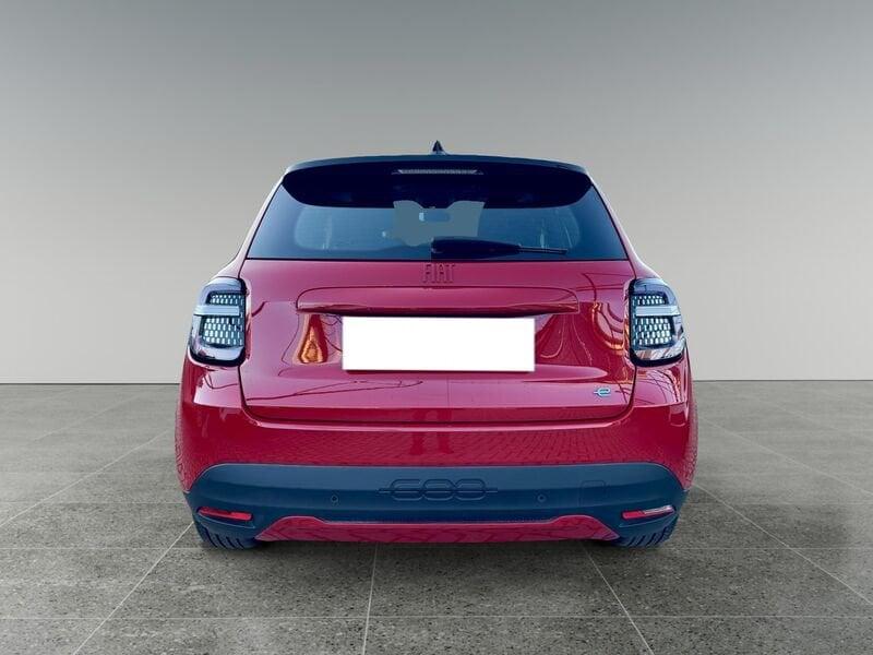 FIAT 600e 54 KWH Red - AZIENDALE