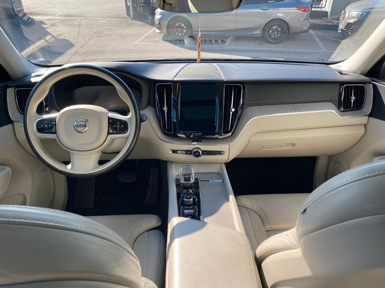 Volvo XC 60 XC60 B4 (d) AWD Geartronic Inscription