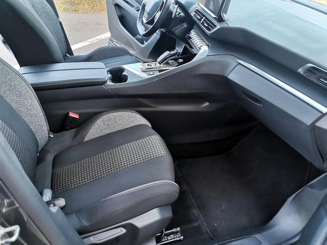 Peugeot 3008 3008 1.5 bluehdi Active Business s&s 130cv eat8