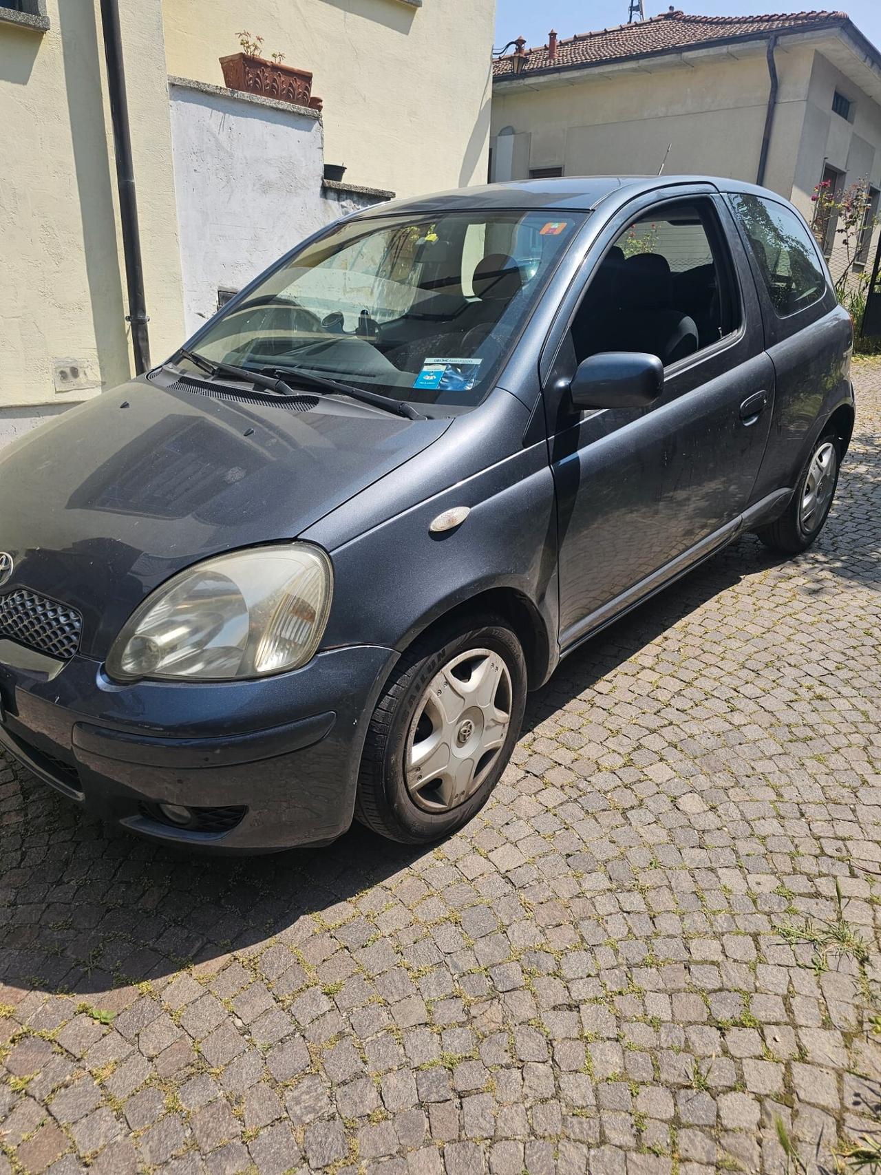 Toyota Yaris 1.0i 16V cat 3 porte Sol