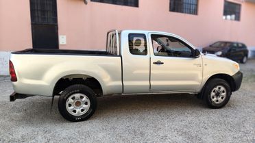 Toyota Hilux 2.5 D-4D 4WD 2p. Extra Cab SR