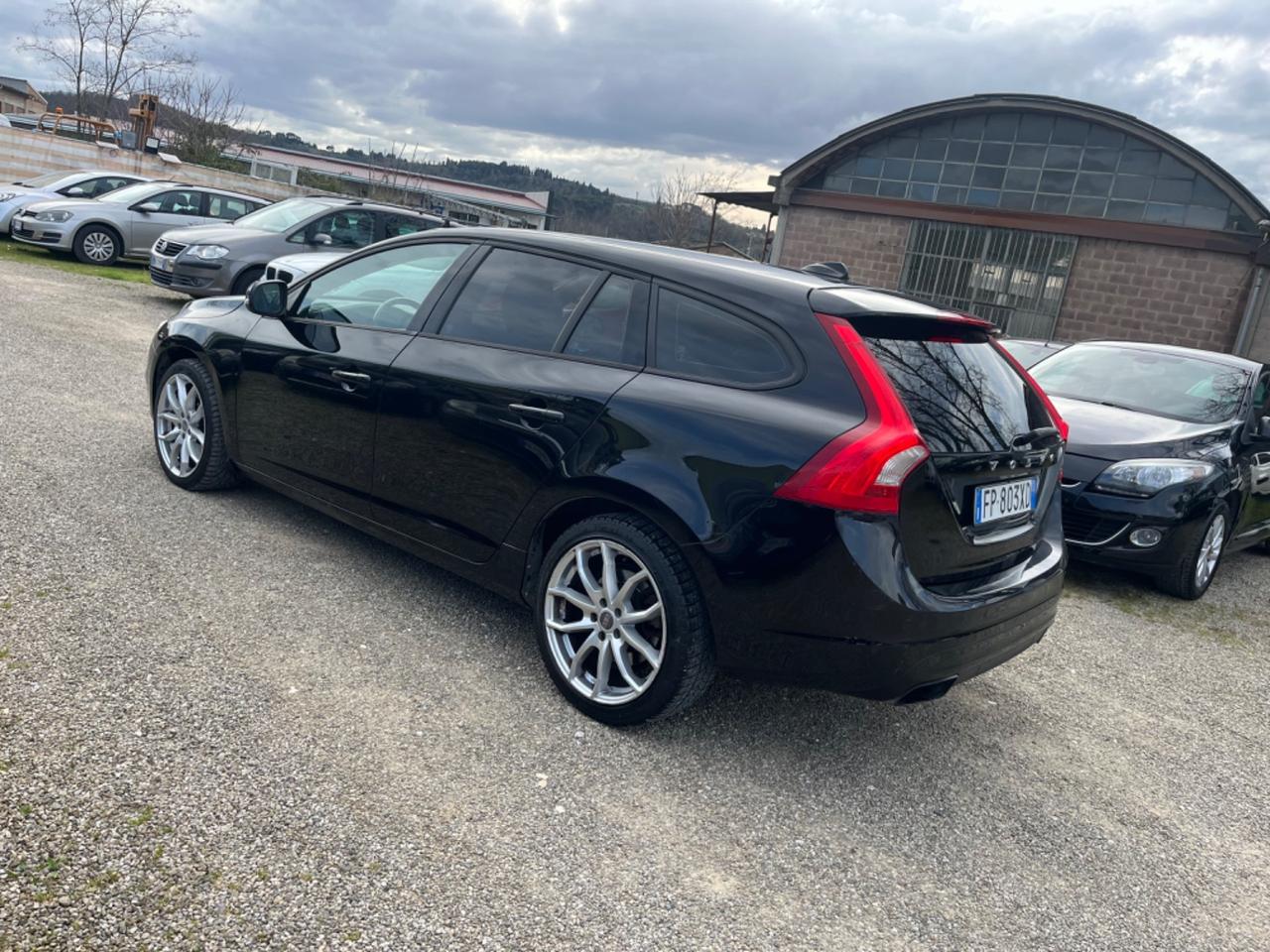 Volvo V60 D3 Geartronic R-design 2018 2.0 DIESEL 108.000 KM