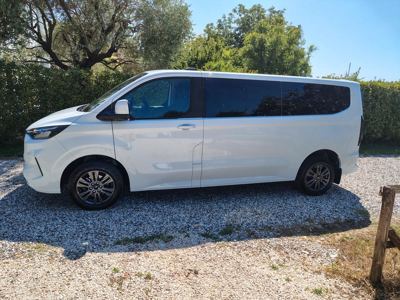 Ford Tourneo Custom 2.0 ecoblue 136cv Titanium 6m L2H1 Minivan
