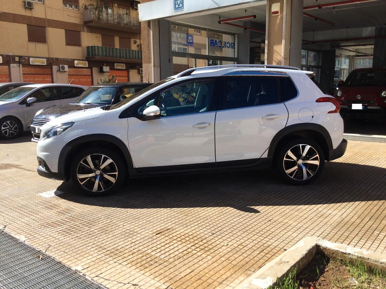 Peugeot 2008 BlueHDi 100 S&S Allure