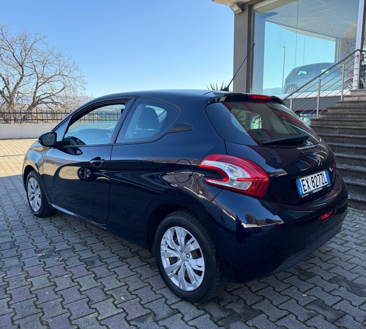 Peugeot 208 1.4 HDi 68 CV 3 porte Allure