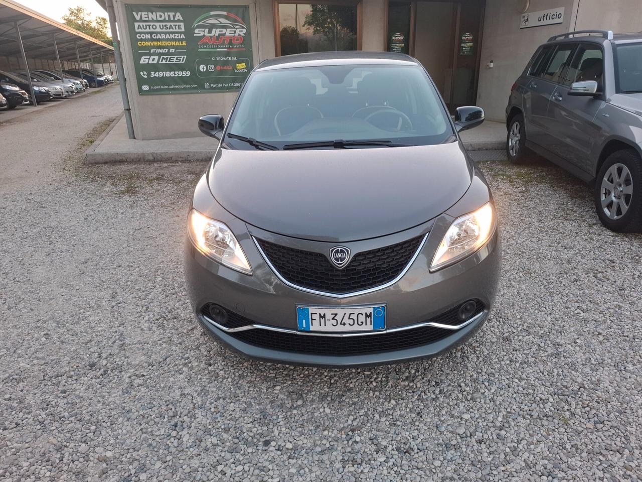 Lancia Ypsilon 1.2 69 CV 5 porte Silver
