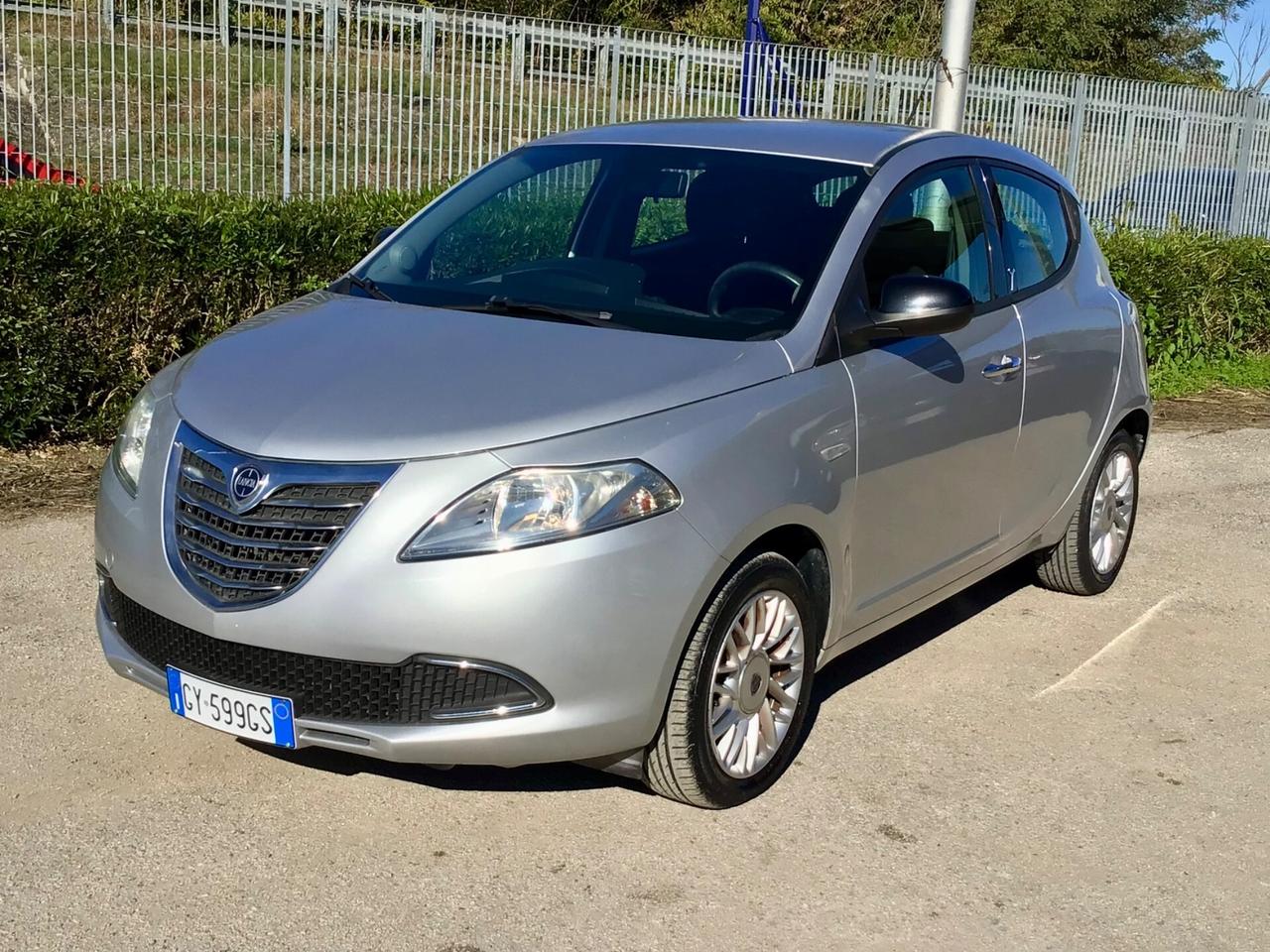 Lancia Ypsilon 1.2 69 CV 5 porte Gold