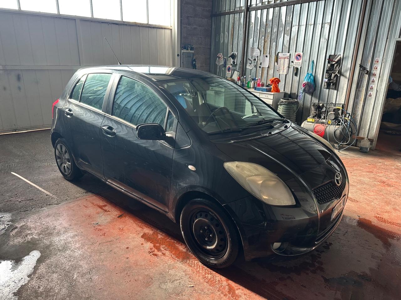 Toyota Yaris 1.3 5 porte Luna