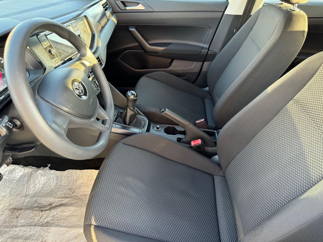 Volkswagen Polo 1.0 75cv benzina Neopatentati