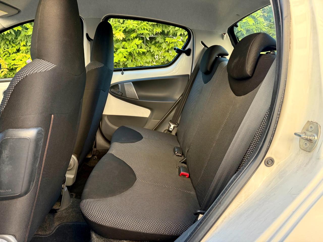 Toyota Aygo 1.0 12V VVT-i 5 porte 68cv ADATTA A NEO PATENTATI TAGLIANDI TOYOTA