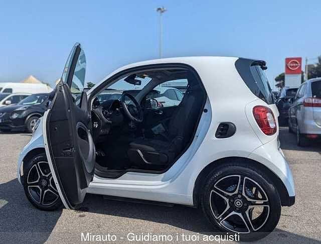 Smart fortwo EQ Pulse - VISIBILE IN VIA TIBURTINA 1064