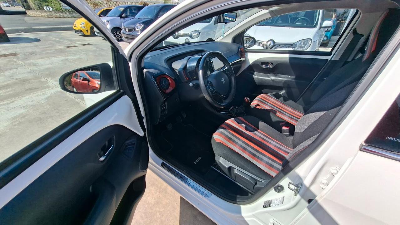 Peugeot 108 5 porte con telecamera post.