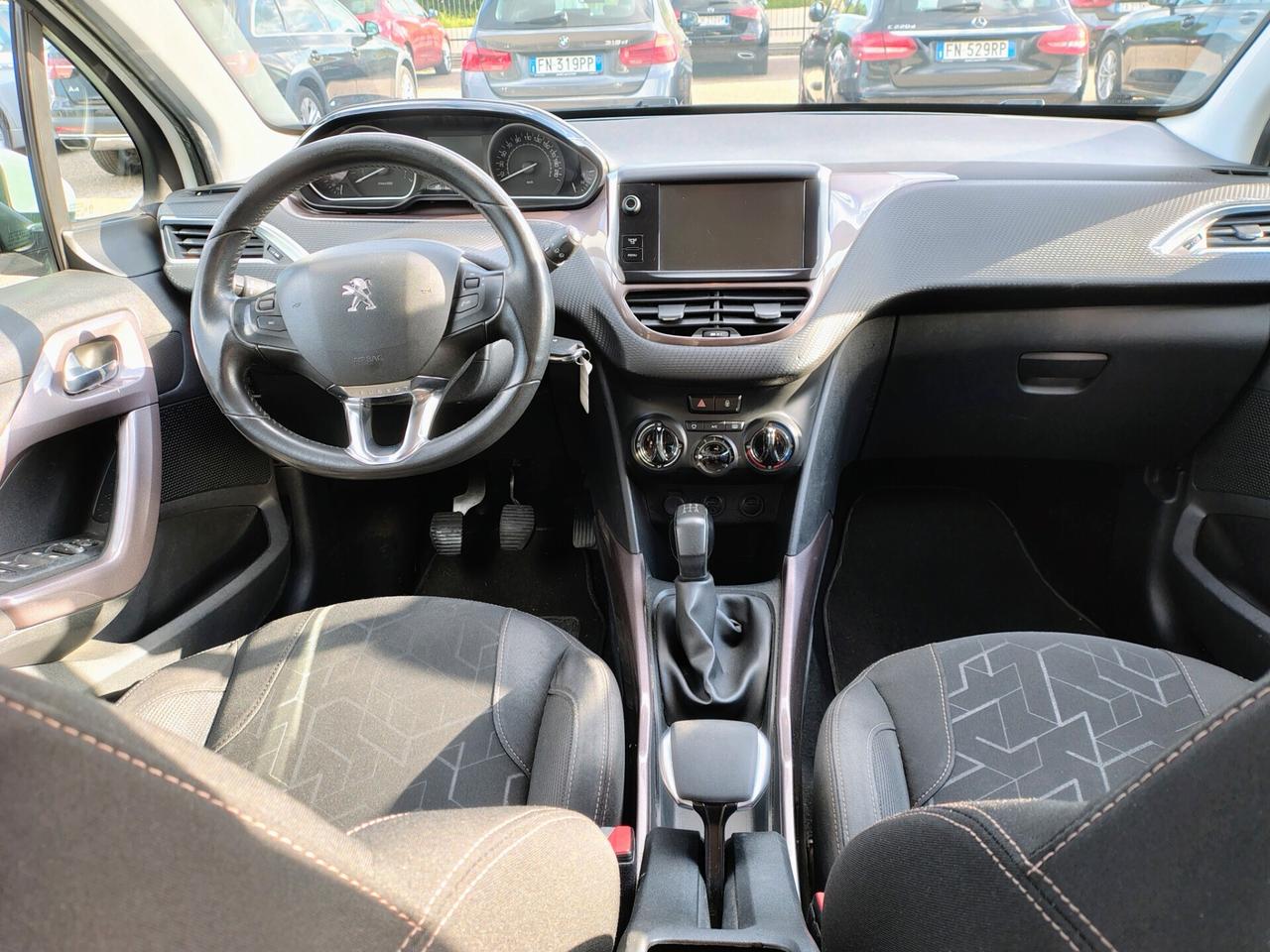 Peugeot 2008 1.2 VTi 82CV Allure