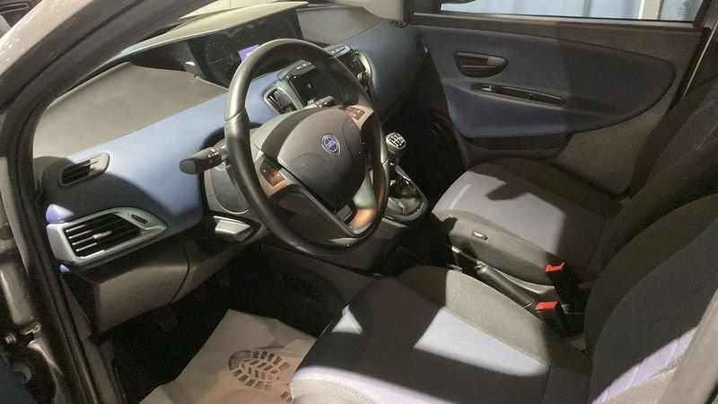 Lancia Ypsilon Ypsilon 1.0 FireFly 5 porte S&S Hybrid Platino