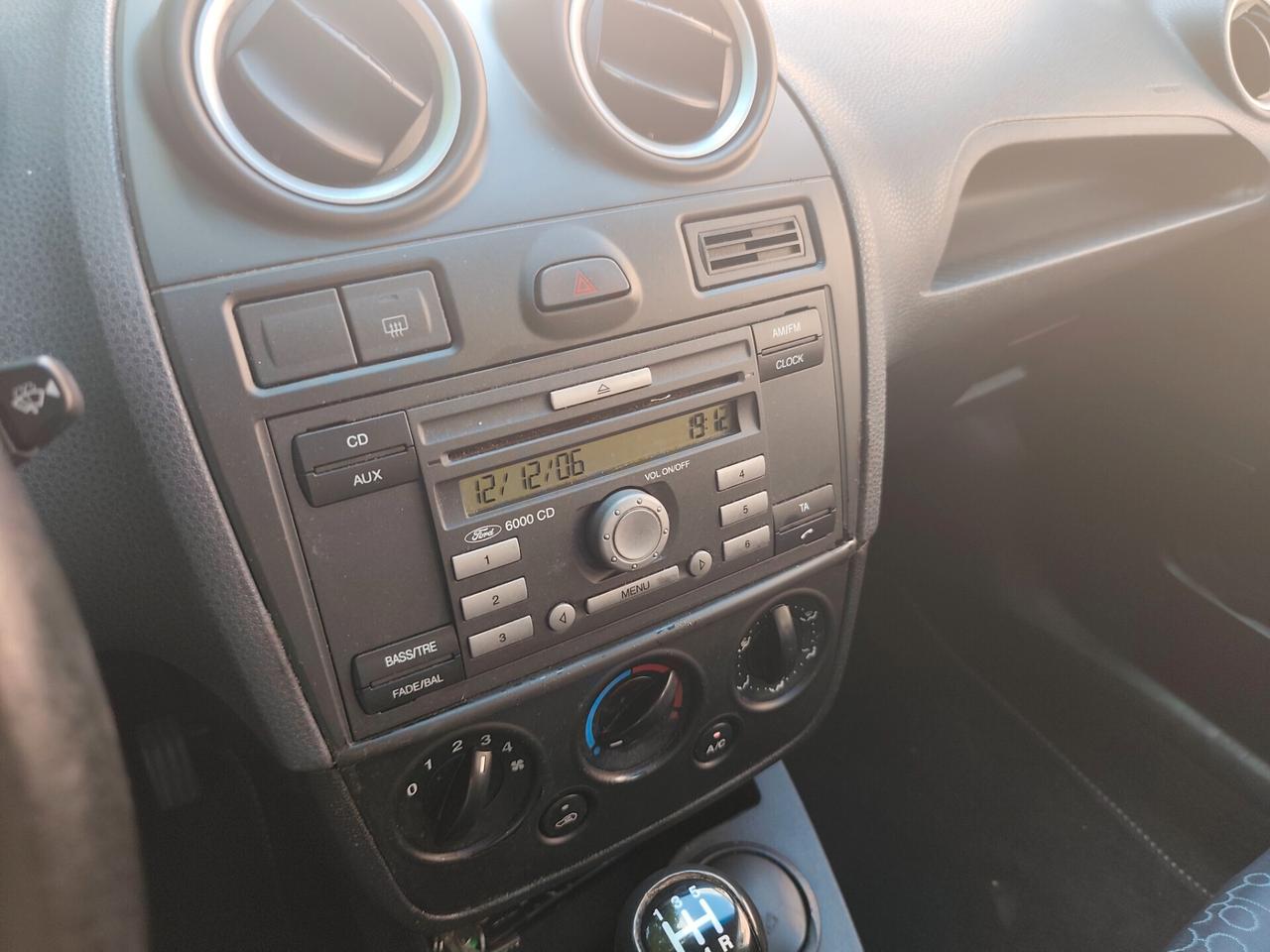 Ford Fiesta 1.4 TDCi 5porte Ghia neopatentati