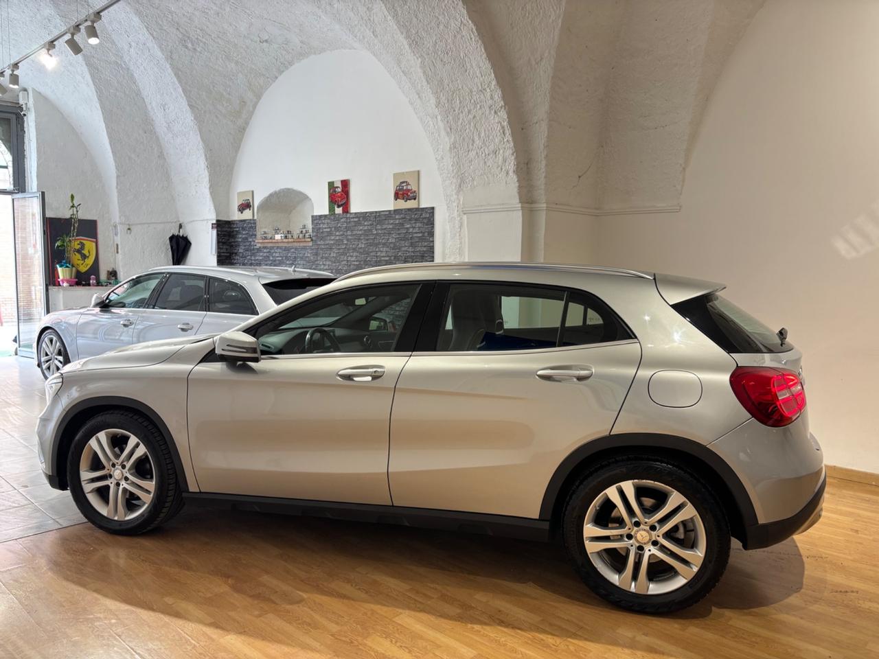 Mercedes-benz GLA 200d Premium