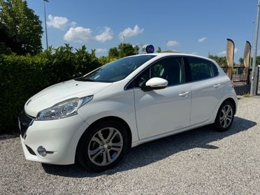 Peugeot 208 1.4 HDi 68 CV 5 porte Allure - PERFETTA NEOPATENTATI