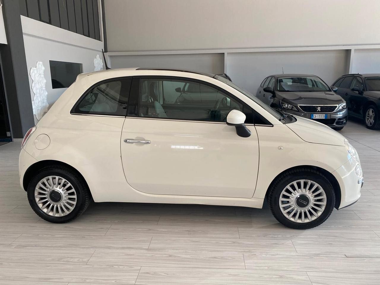 FIAT 500 1.2 LOUNGE 69CV - CAMBIO AUTOMATICO, TETTO, NEOPATENTATI