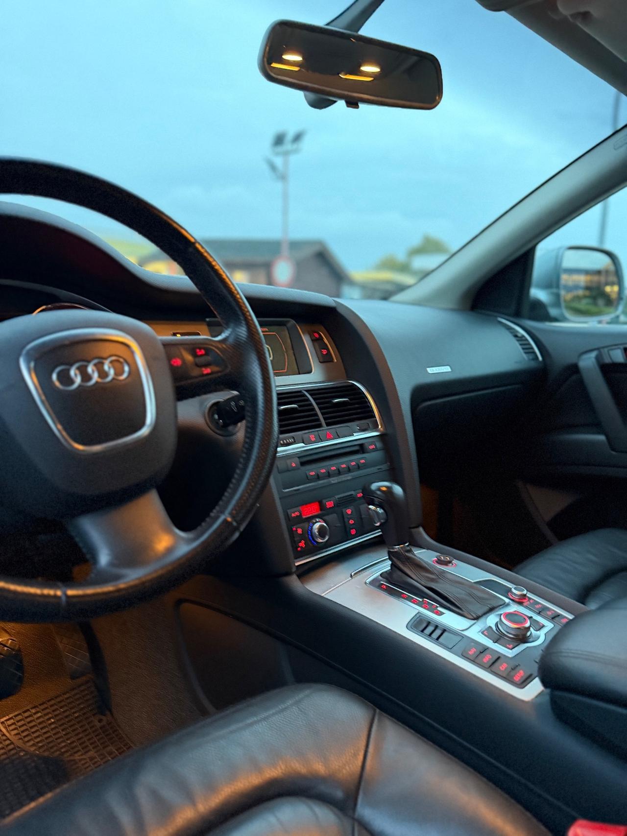 Audi Q7 3.0 V6 TDI 233CV quattro tiptronic