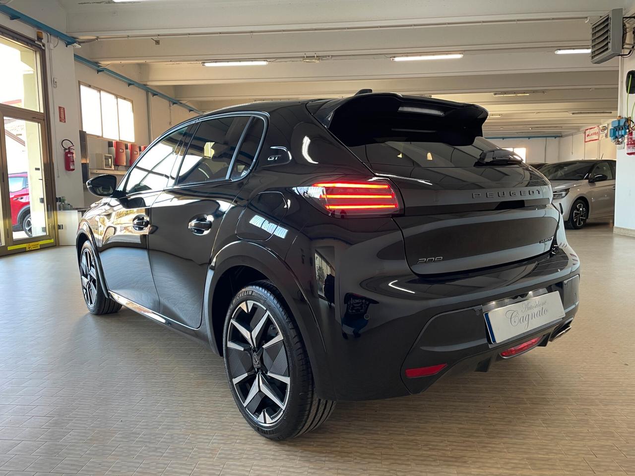 Peugeot 208 Hybrid 136 e-DCS6 GT 2025 NERO PERLA