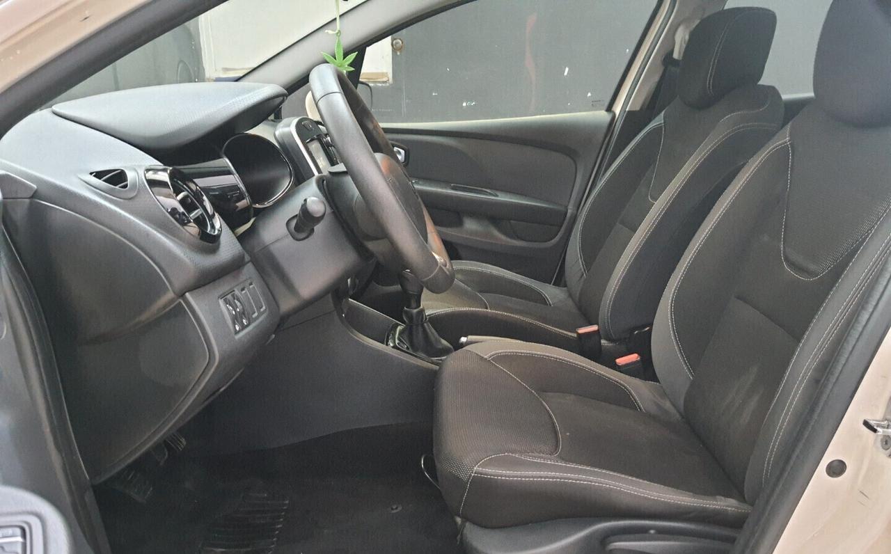 RENAULT Clio Intens 1.200 16v 75cv 5porte