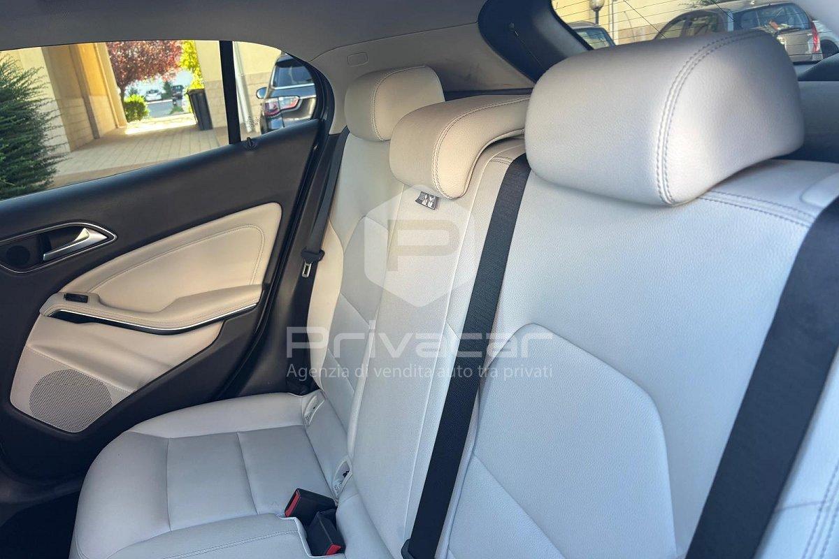 MERCEDES GLA 200 d Automatic Sport