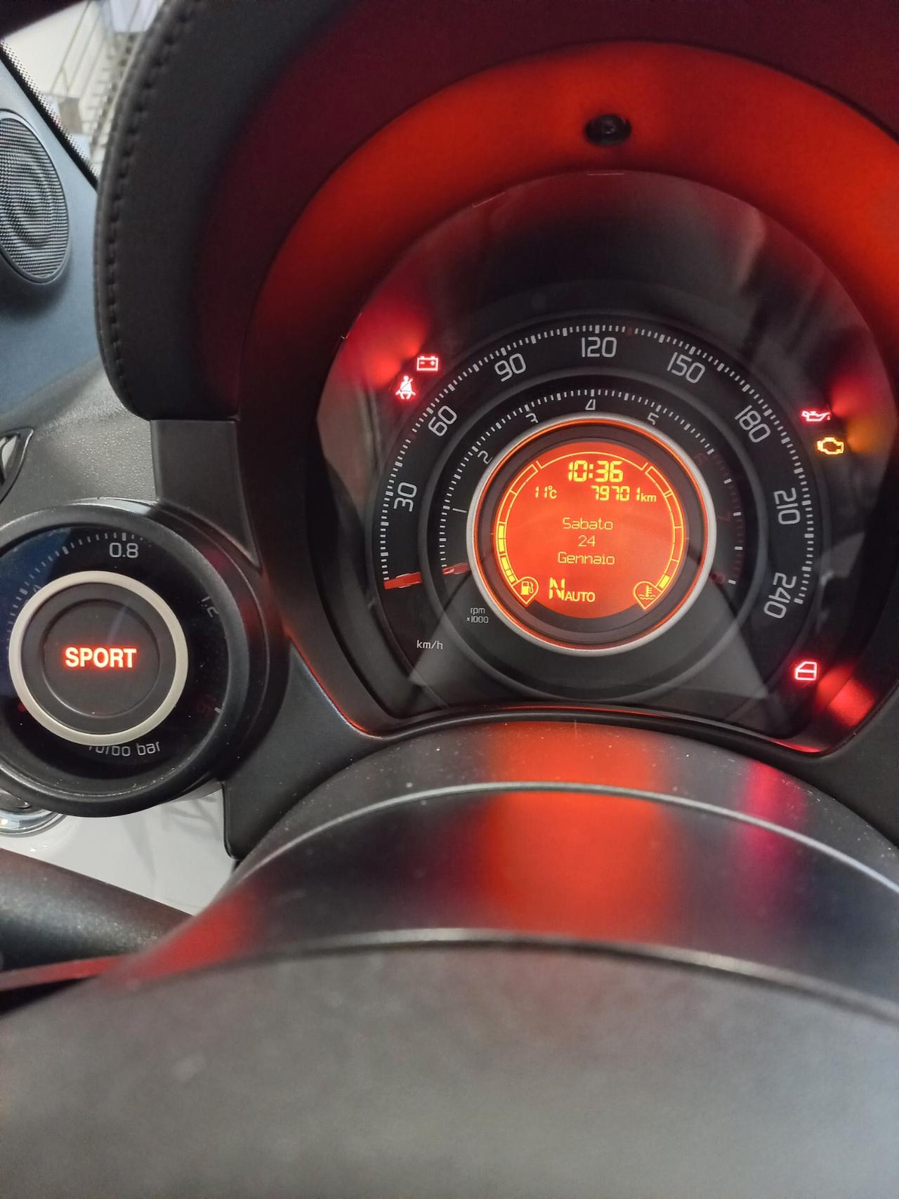 Abarth 500 C 1.4 Turbo T-Jet MTA