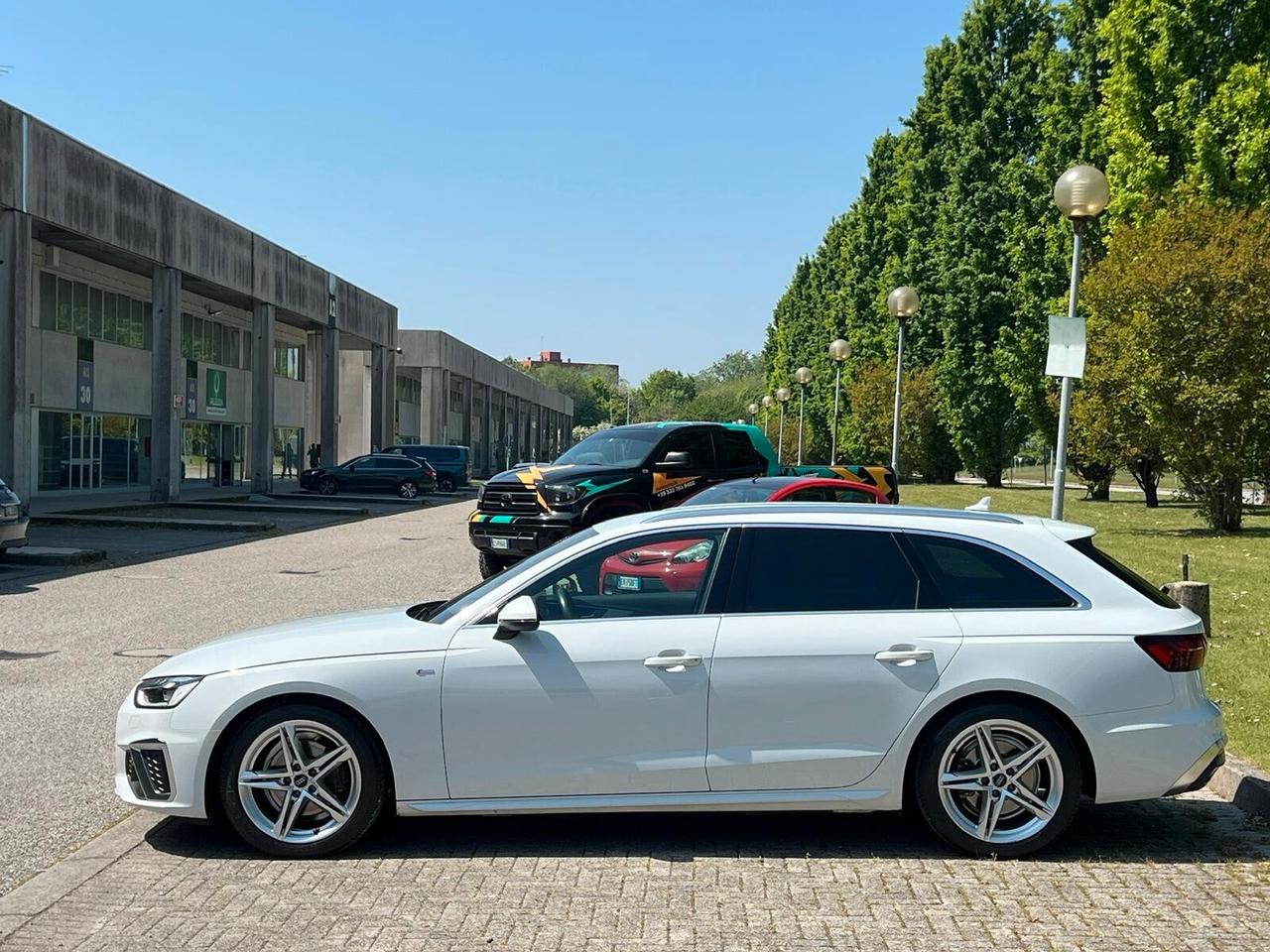 Audi A4 Avant 35 TDI/163 CV S tronic line