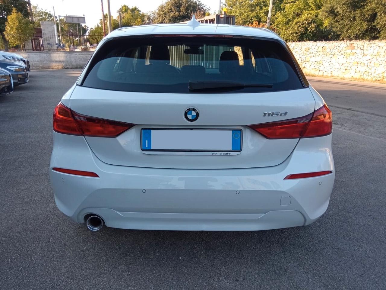 BMW 116 d 5p. Advantage Steptronic