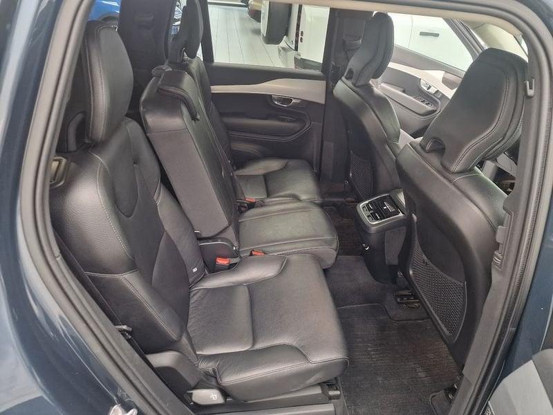 Volvo XC90 D5 AWD Geartronic 7 posti Momentum Euro 6 D-Temp