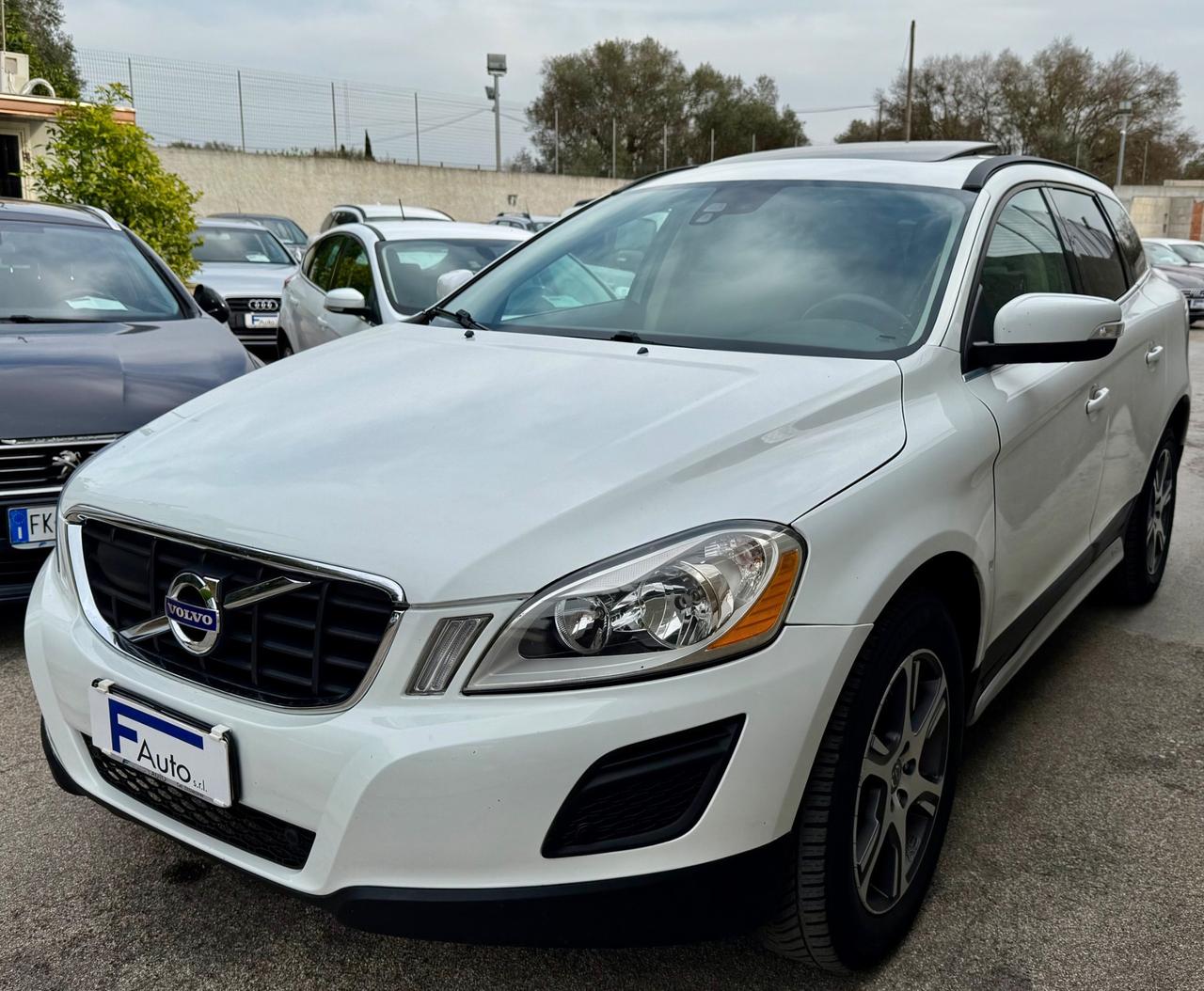 Volvo XC60 D5 AWD Geartronic Summum,TETTO PANORAMICO/APRIBILE,NAVI,FULL OTIONAL