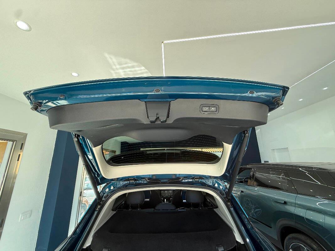 Lynk and Co 01 1.5 td phev auto