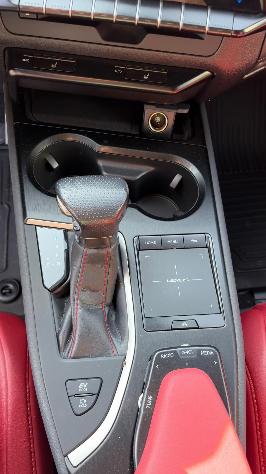 Lexus UX 250h ***** F-SPORT ****** 4WD ******* 4X4 *******