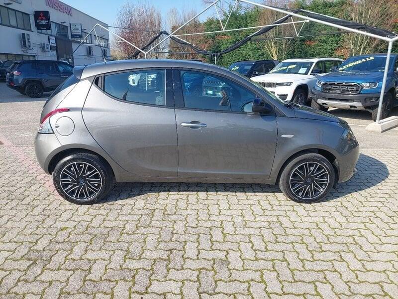 Lancia Ypsilon 1.0 FireFly 5 porte S&S Hybryd Gold