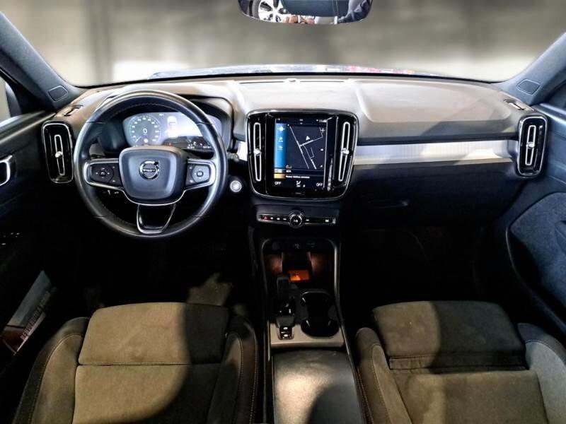 VOLVO XC40 T4 PLUG-IN AUTOCARRO N1