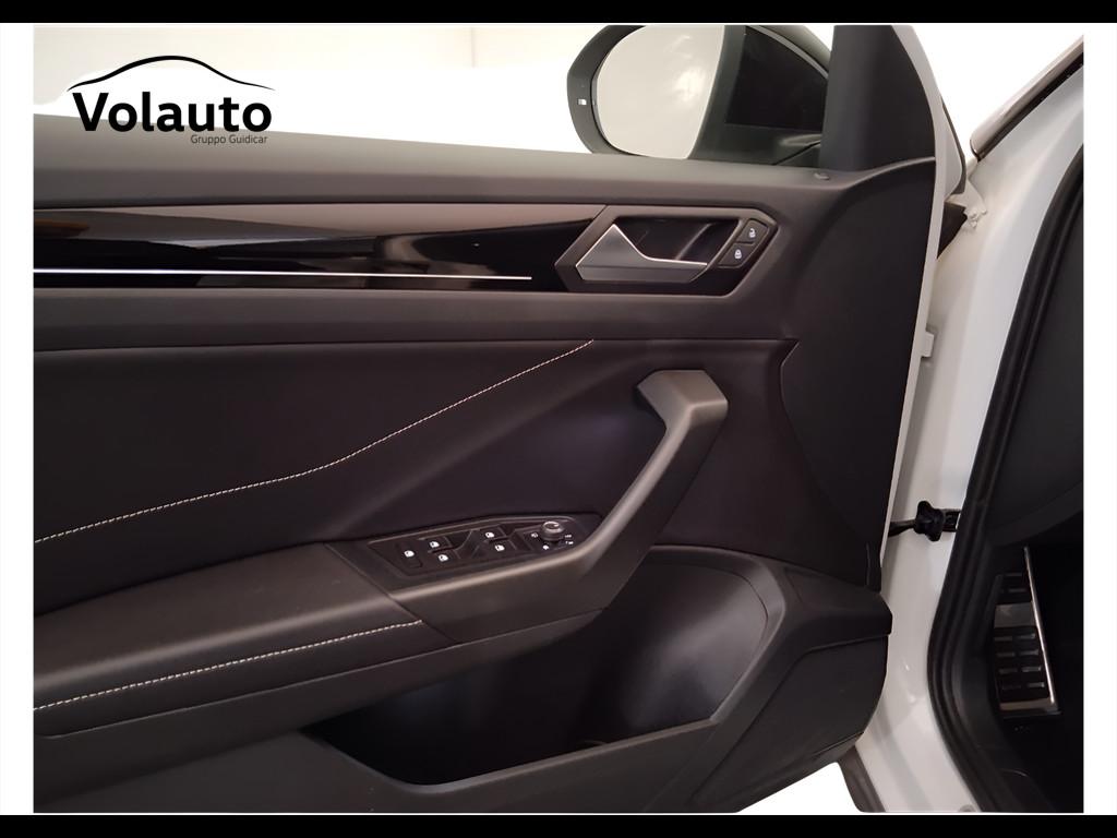 VOLKSWAGEN T-Roc 2022 - T-Roc 1.0 tsi R-Line 110cv