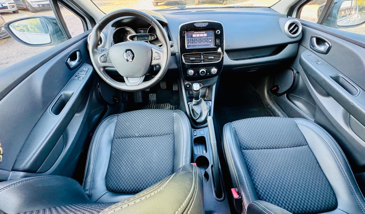 Renault Clio dCi 8V 75 CV 5 porte Moschino Intens N1 Autocarro