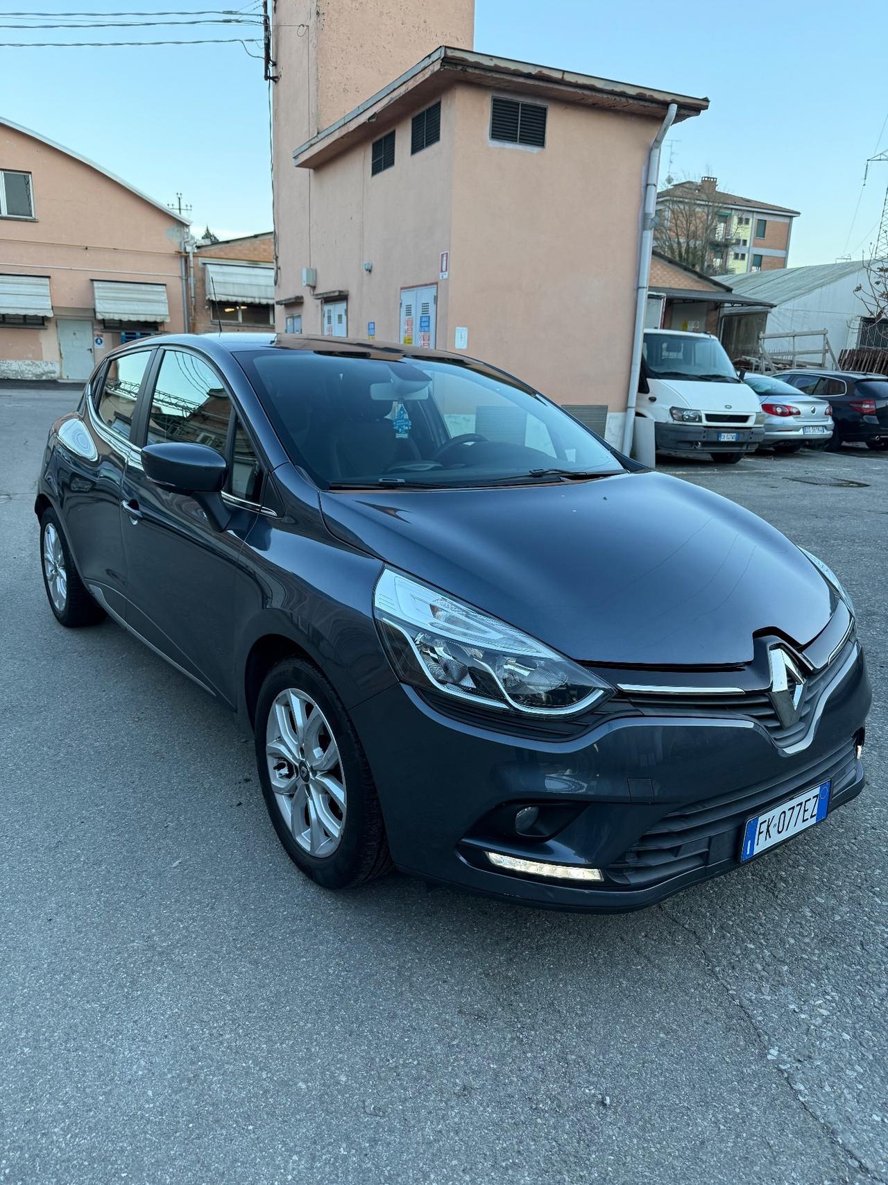 Renault Clio 1.2 75CV 5 porte Zen