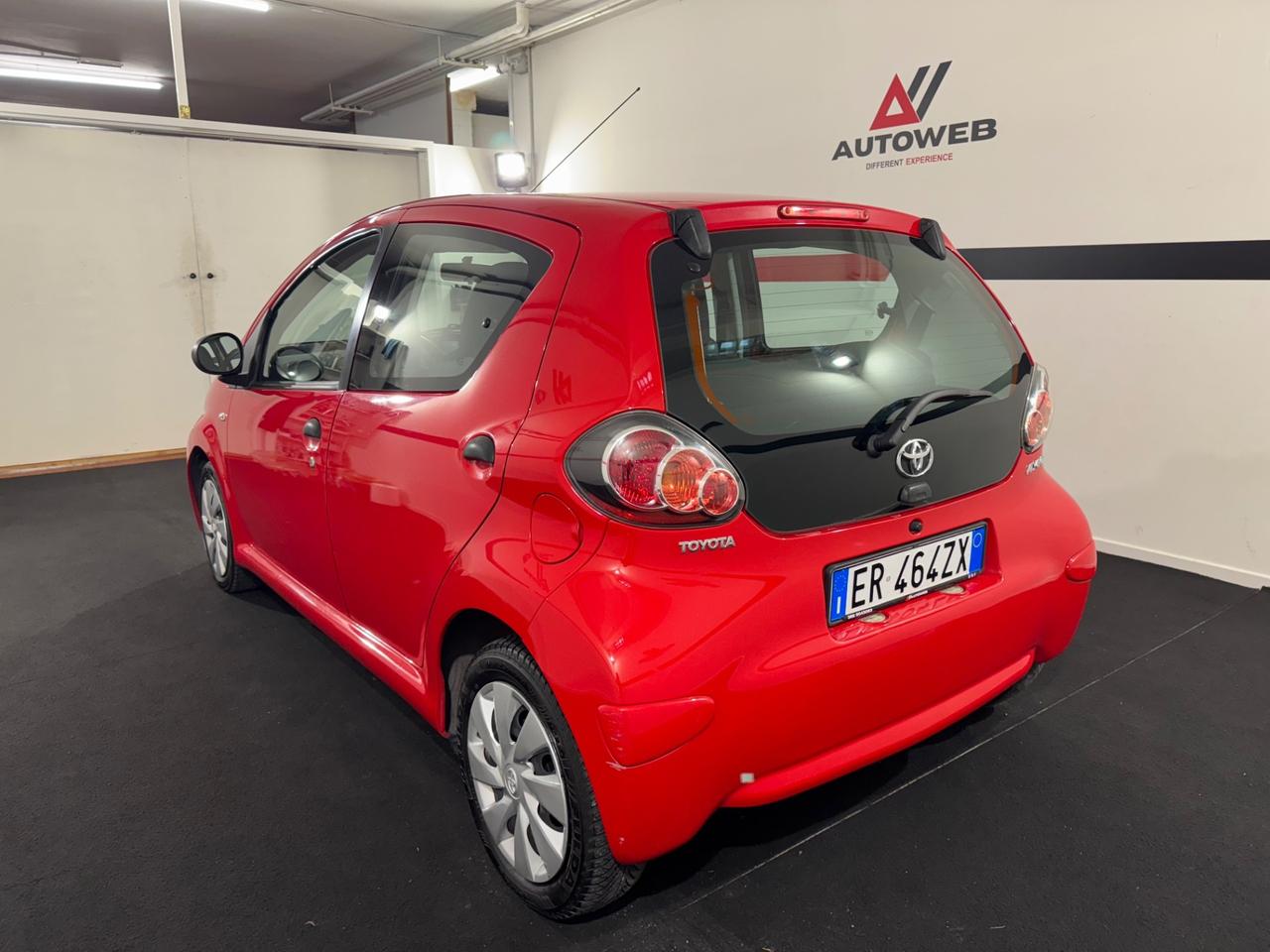 Toyota Aygo 1.0 12V VVT-i 5 porte Cool Soda Connect